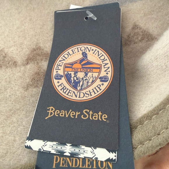 Pendleton Multicolor Patterned Blanket - Picture 9 of 11